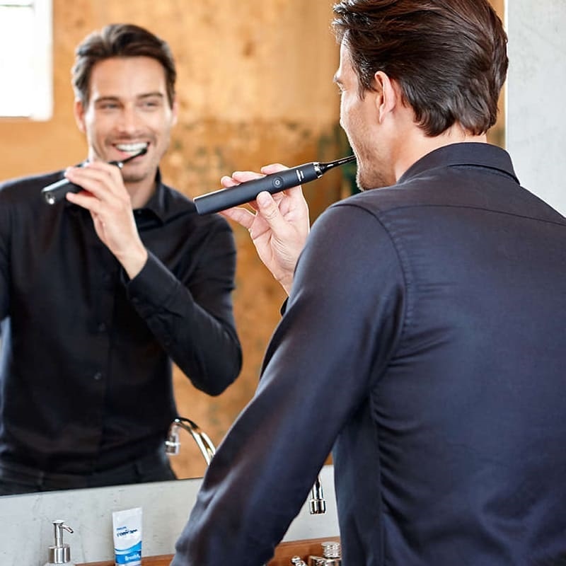 Obr&aacute;zek PHILIPS SONICARE DiamondClean Black HX9352/04 sonick&yacute; elektrick&yacute; zubn&iacute; kart&aacute;ček čern&yacute; (3)