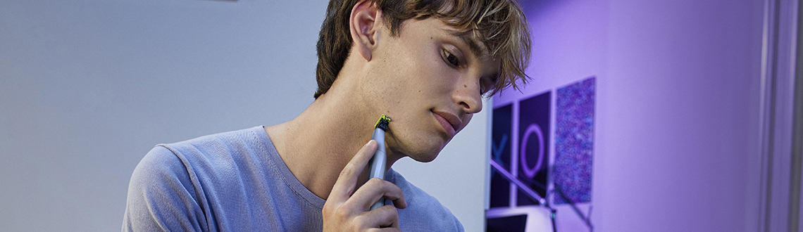 Obr&aacute;zek PHILIPS OneBlade First Shave na tv&aacute;ř + 1 břit nav&iacute;c (2)