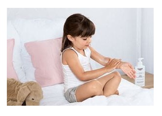 Obr&aacute;zek EUCERIN AtopiControl lehk&aacute; tělov&aacute; emulze 400 ml