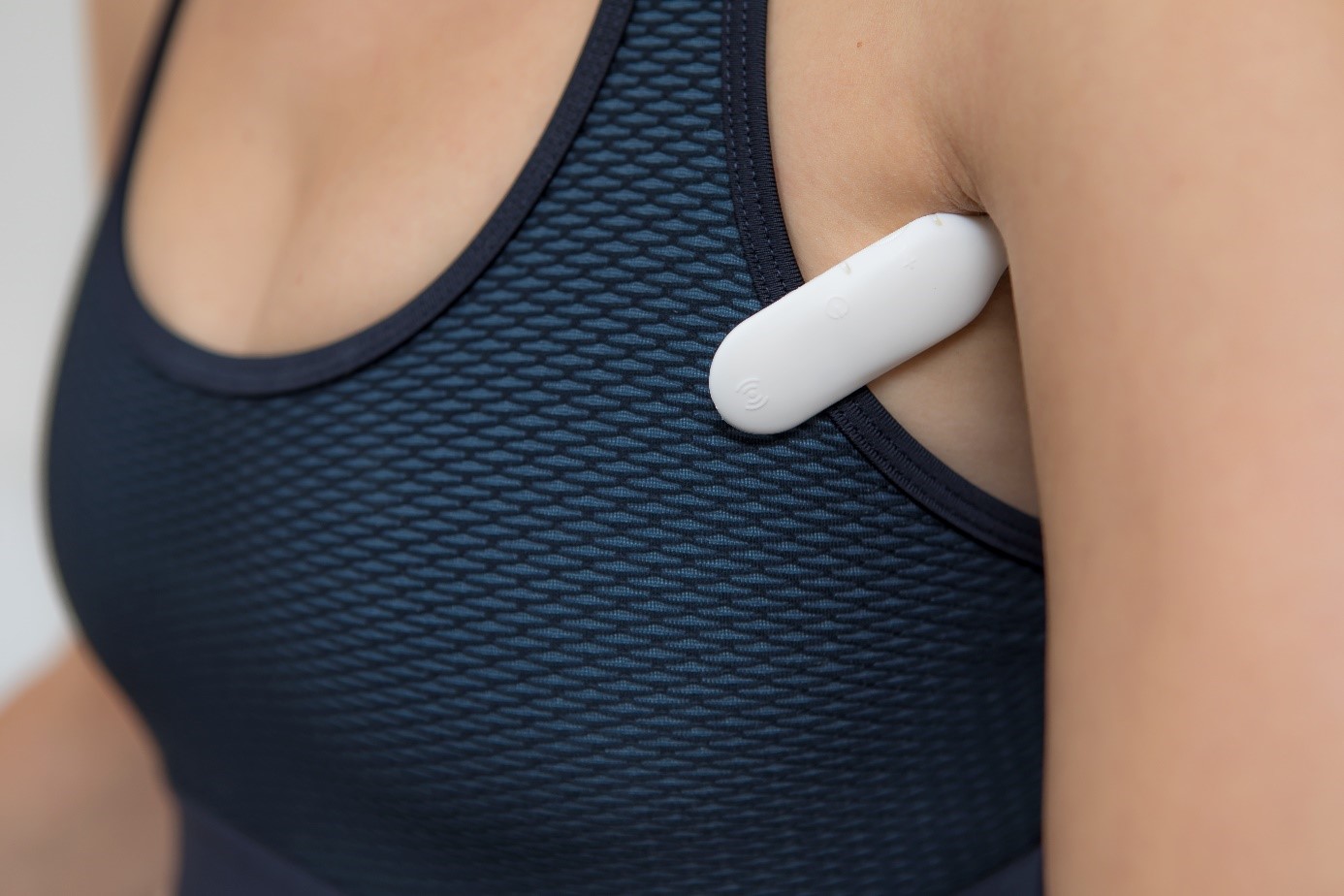 Teploměr Thermeeno můžete využít nejen pro šetrné a přesné měření tělesné teploty všech členů vaší rodiny, ale navíc najde své praktické využití i při kondičním měření teplotní křivky malých i velkých sportovců.