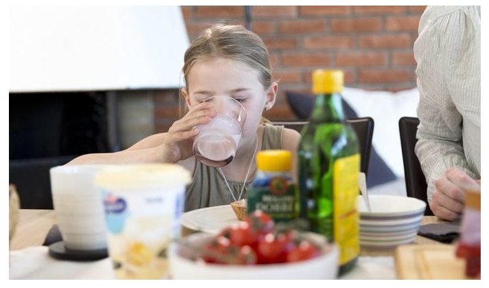 Obr&aacute;zek M&Ouml;LLER&acute;S Omega 3 citron 2x 250 ml D&Aacute;RKOV&Eacute; balen&iacute; (2)