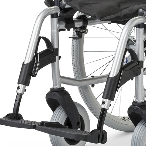 Obrázek MEYRA Format 3.940 odlehčený invalidní vozík šíře sedu 43 cm (2)